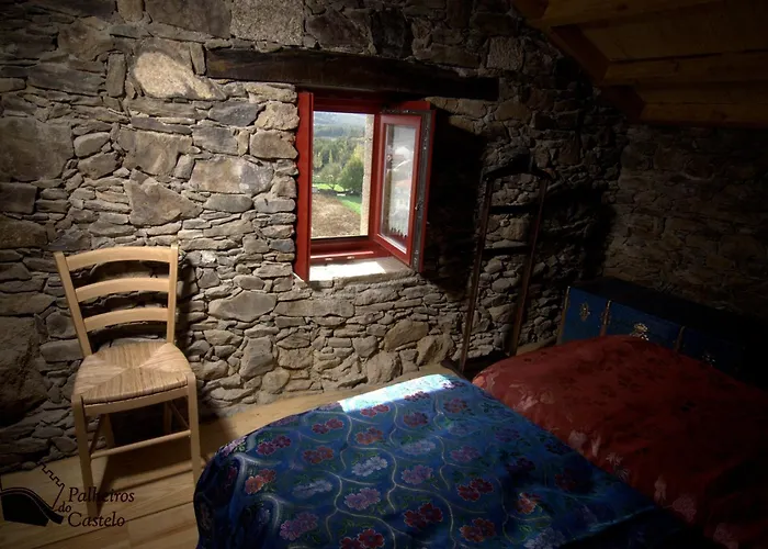 Penzion Palheiro Do Castelo - Patio Sabugal